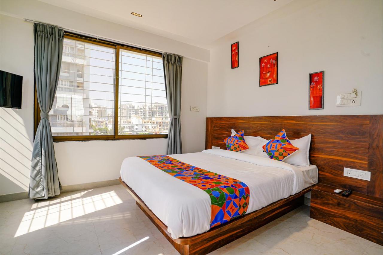 Fabhotel Crystal Inn - Nr Suvarndeep Chowk Pimpri-Chinchwad المظهر الخارجي الصورة