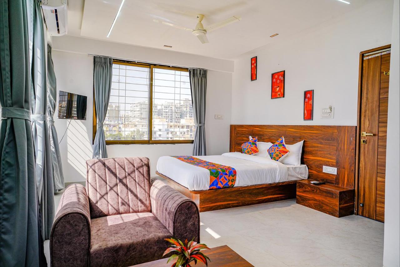 Fabhotel Crystal Inn - Nr Suvarndeep Chowk Pimpri-Chinchwad المظهر الخارجي الصورة